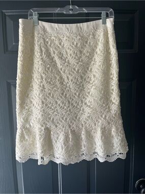 White House Black Market Cream Lace A-Line Skirt with Scalloped Hem